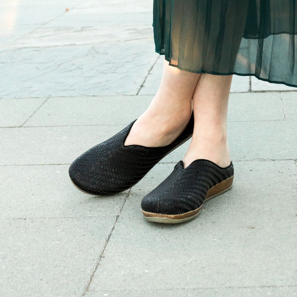 Women's Styles: Clogs, Shoes, Boots & Sandals – Stegmann Clogs